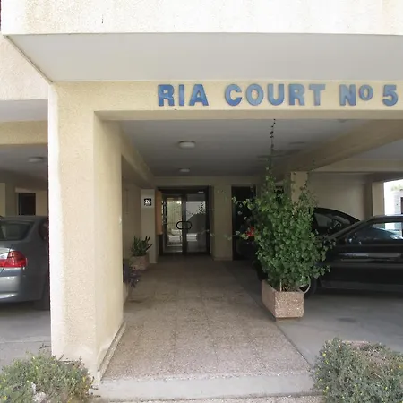 Ria Court لارنكا