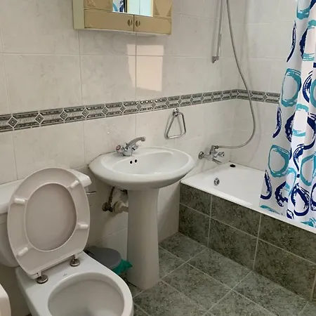 Ria Court لارنكا